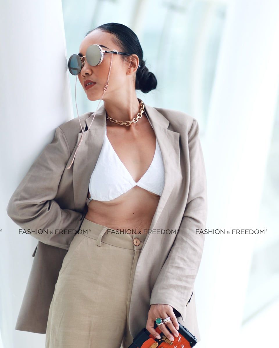 Áo Vest Linen Nâu Nhạt Chocolate Fall In Love