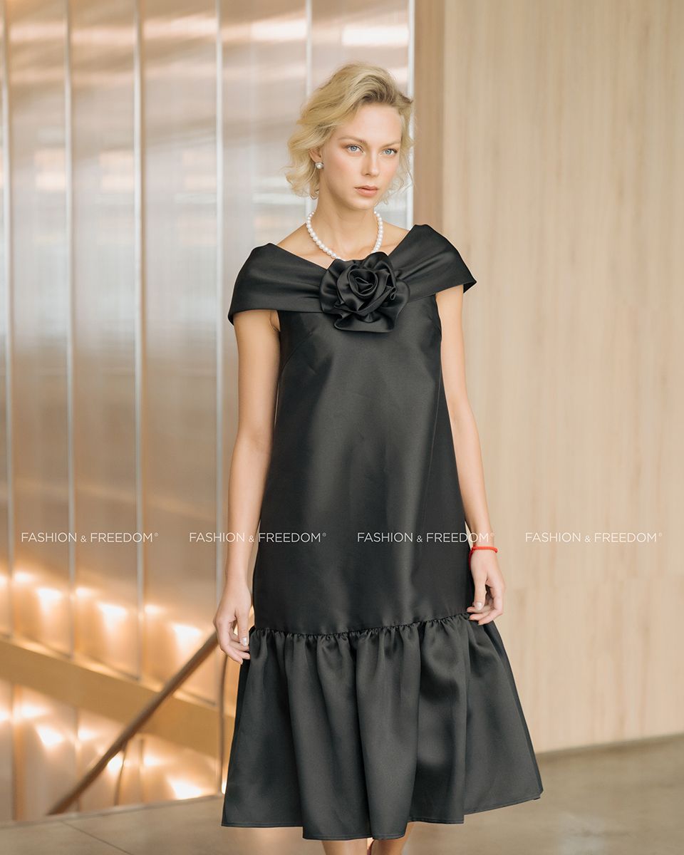 Đầm Gấm Đen Queen Of The Night