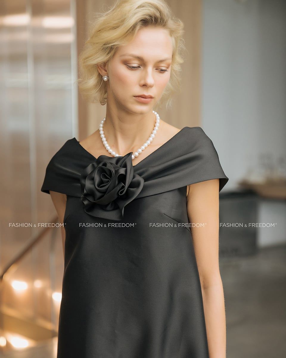 Đầm Gấm Đen Queen Of The Night