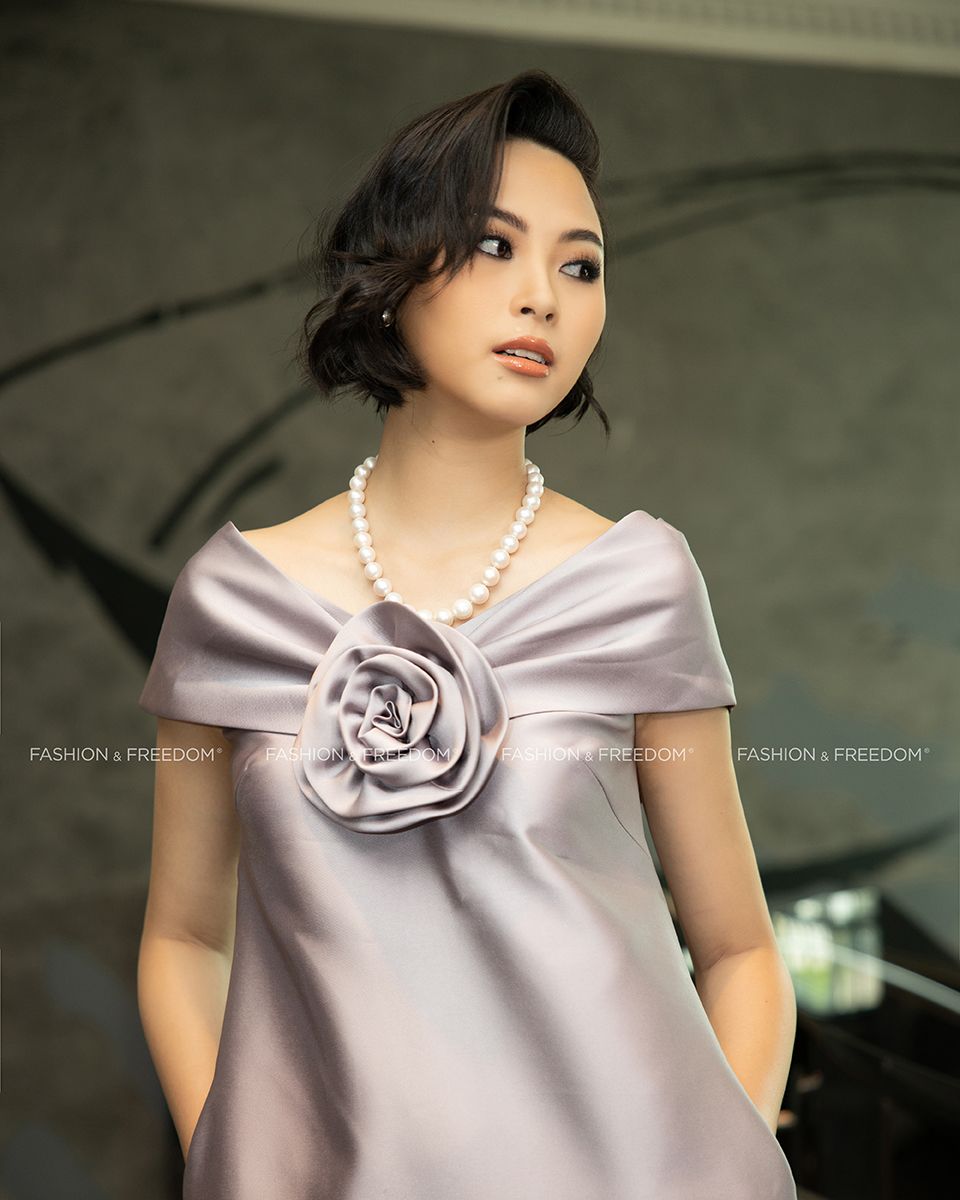 Đầm Gấm Xám Queen Of The Night