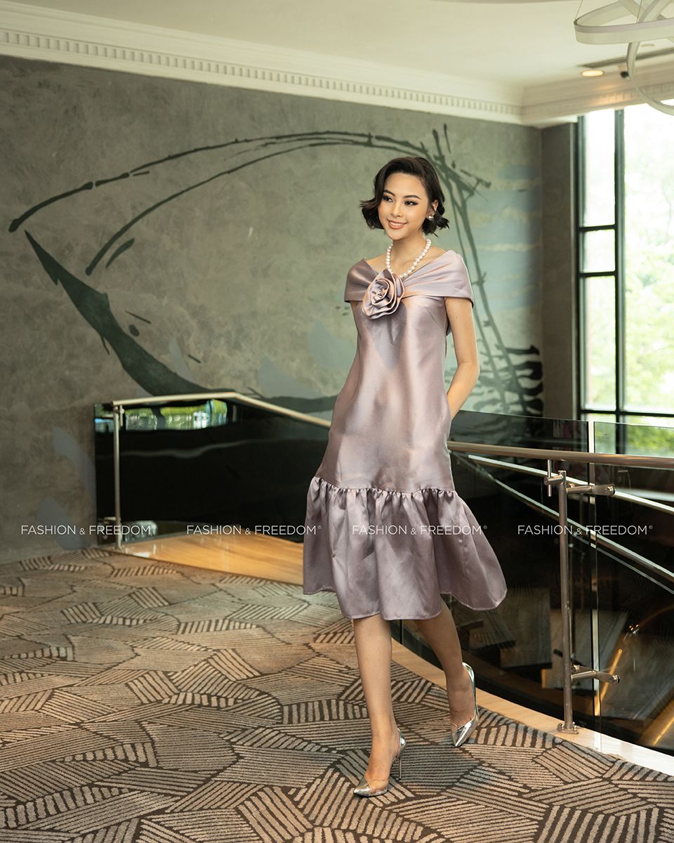 Đầm Gấm Xám Queen Of The Night