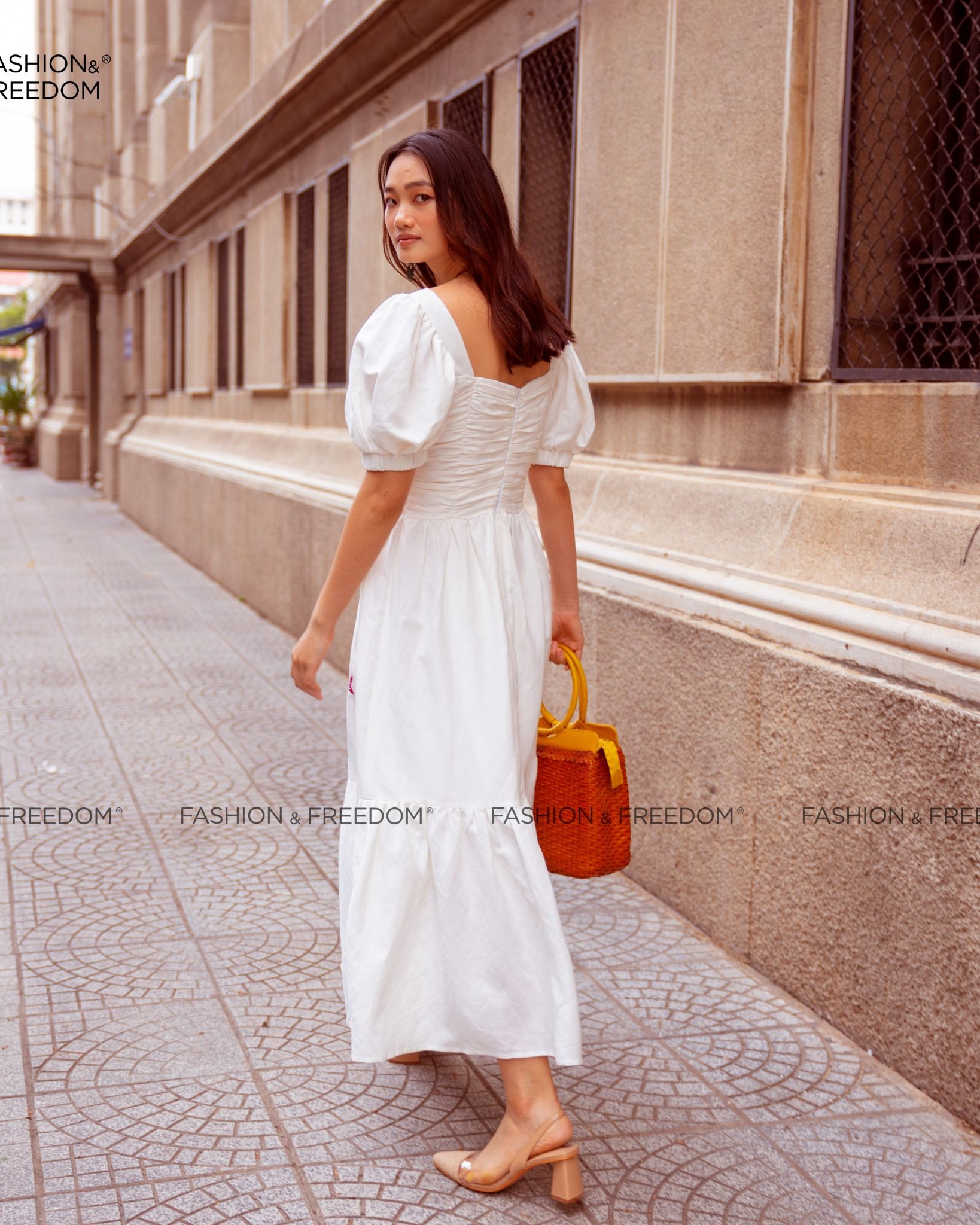 Đầm Linen Trắng Autumn Charm