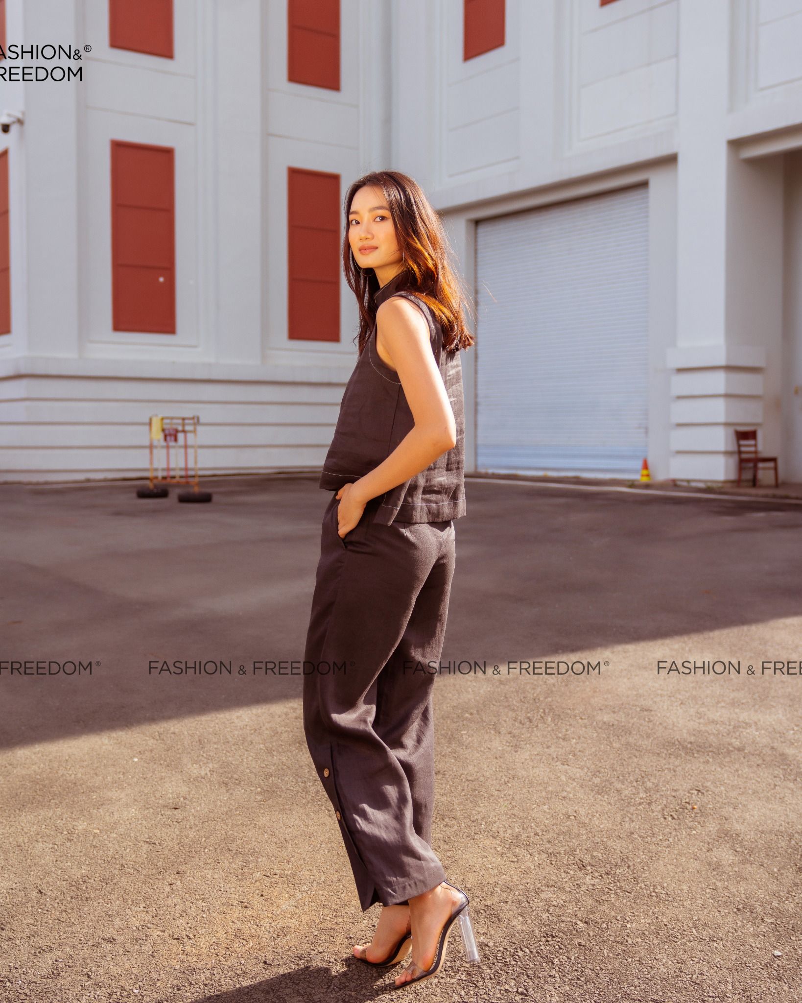 Áo Kiểu Linen Xám Đen Autumn Charm