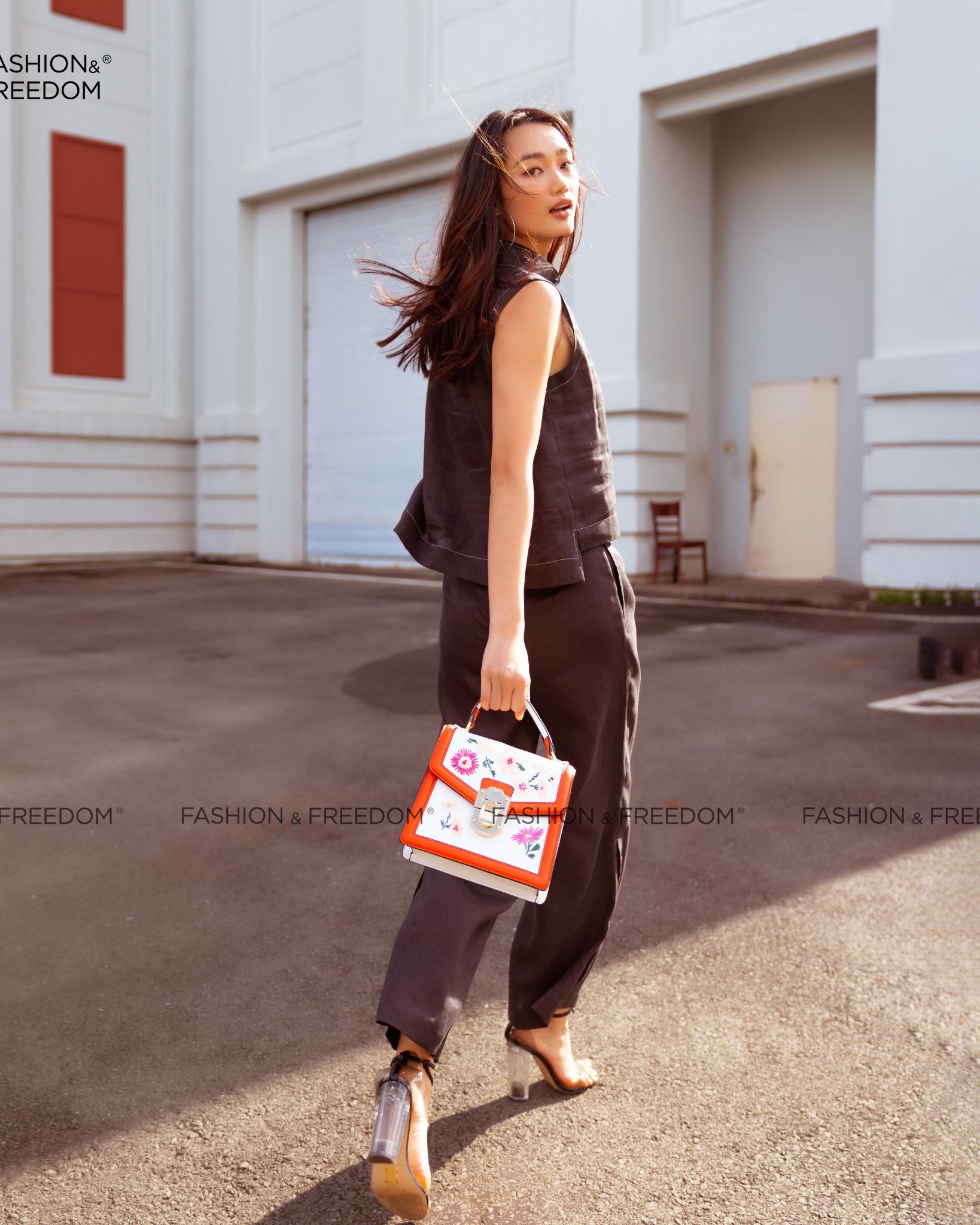 Áo Kiểu Linen Xám Đen Autumn Charm