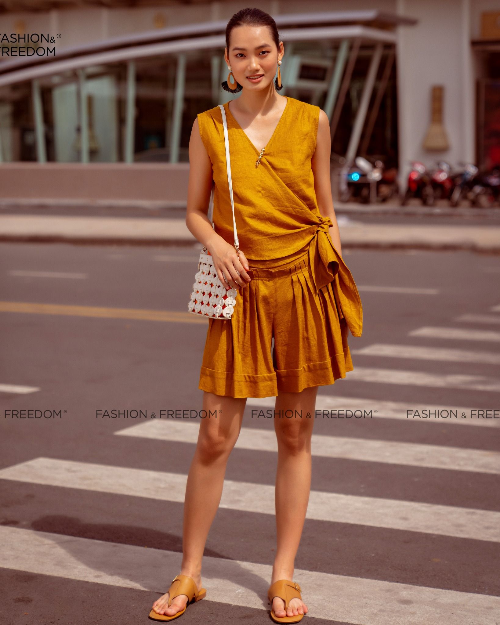 Quần Short Linen Vàng Nghệ Autumn Charm