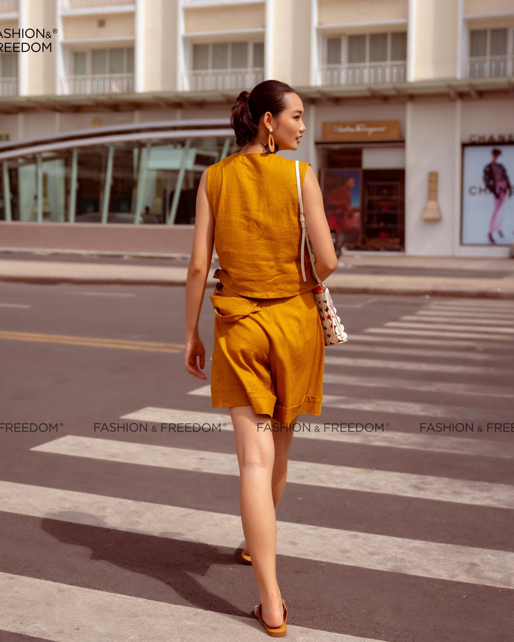 Quần Short Linen Vàng Nghệ Autumn Charm