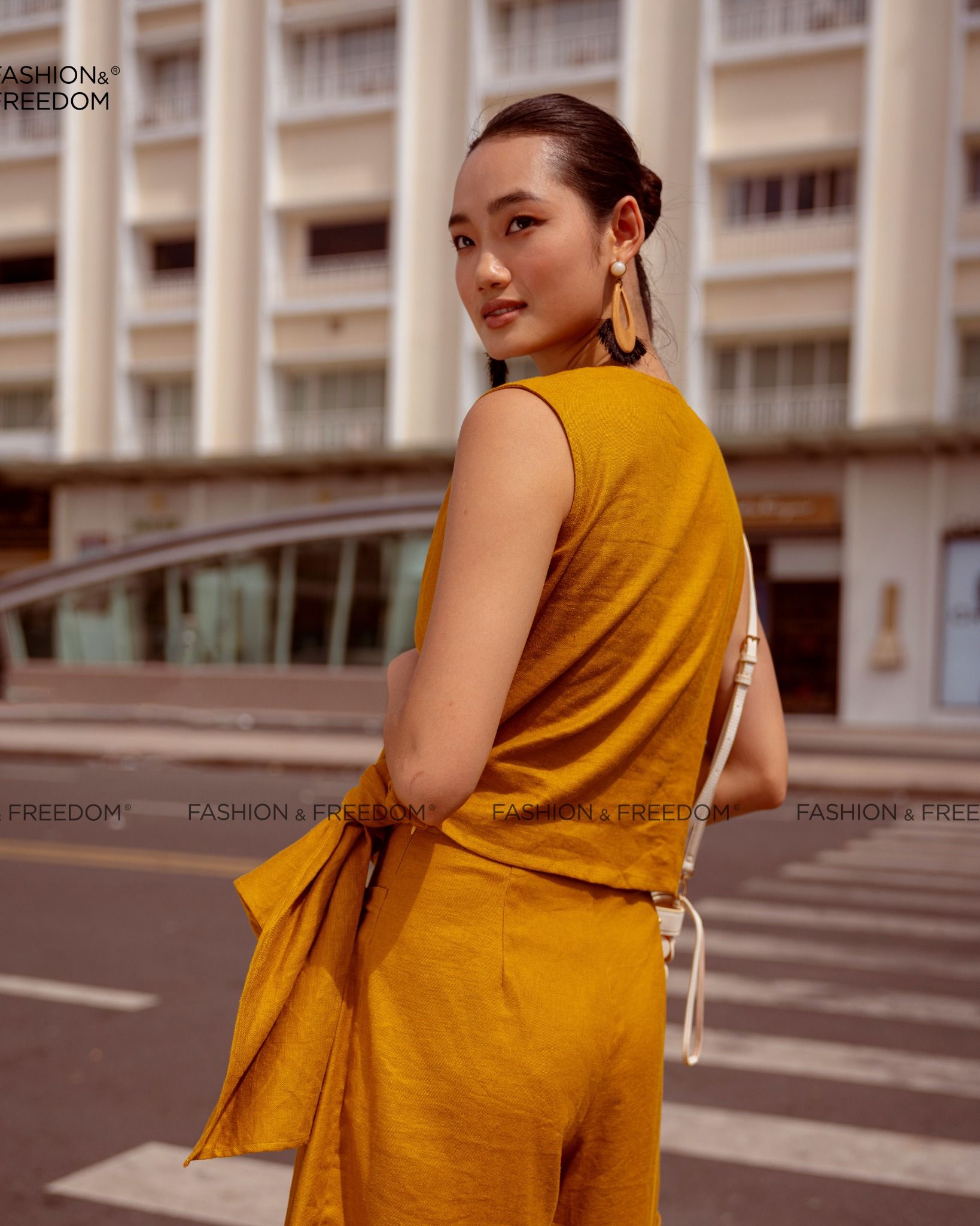 Áo Kiểu Linen Vàng Nghệ Autumn Charm