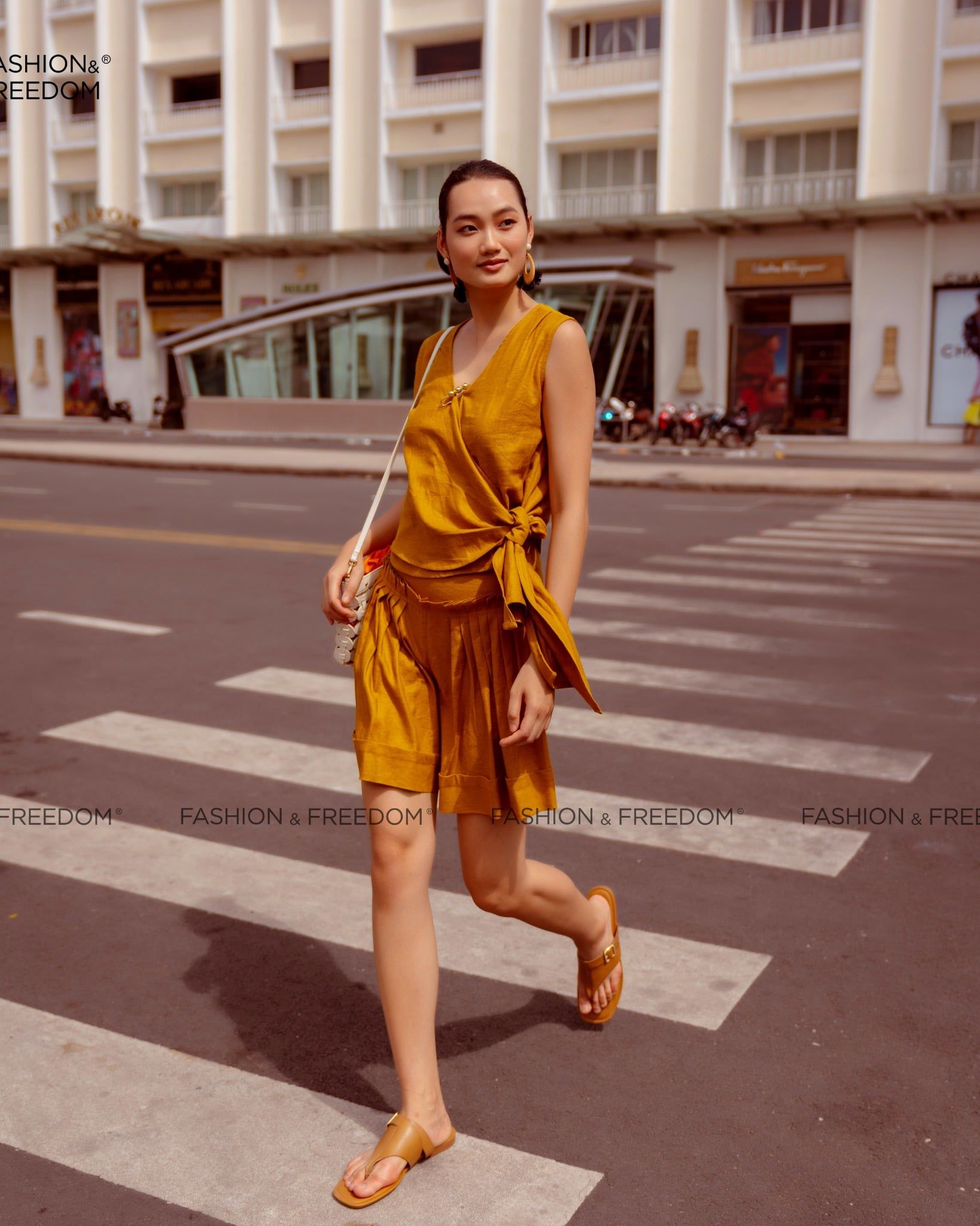 Quần Short Linen Vàng Nghệ Autumn Charm