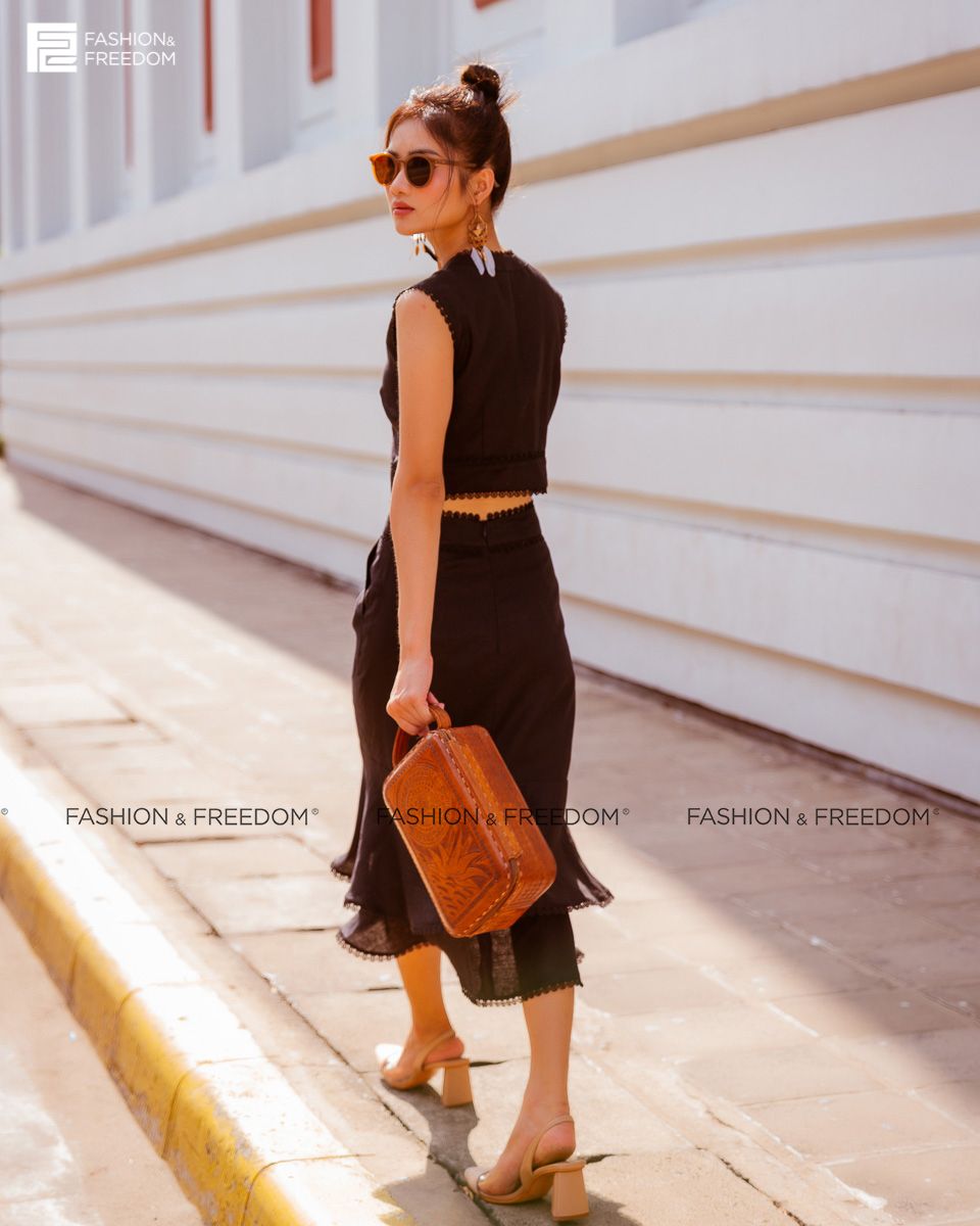 Chân Váy Linen Đen Fall Muse