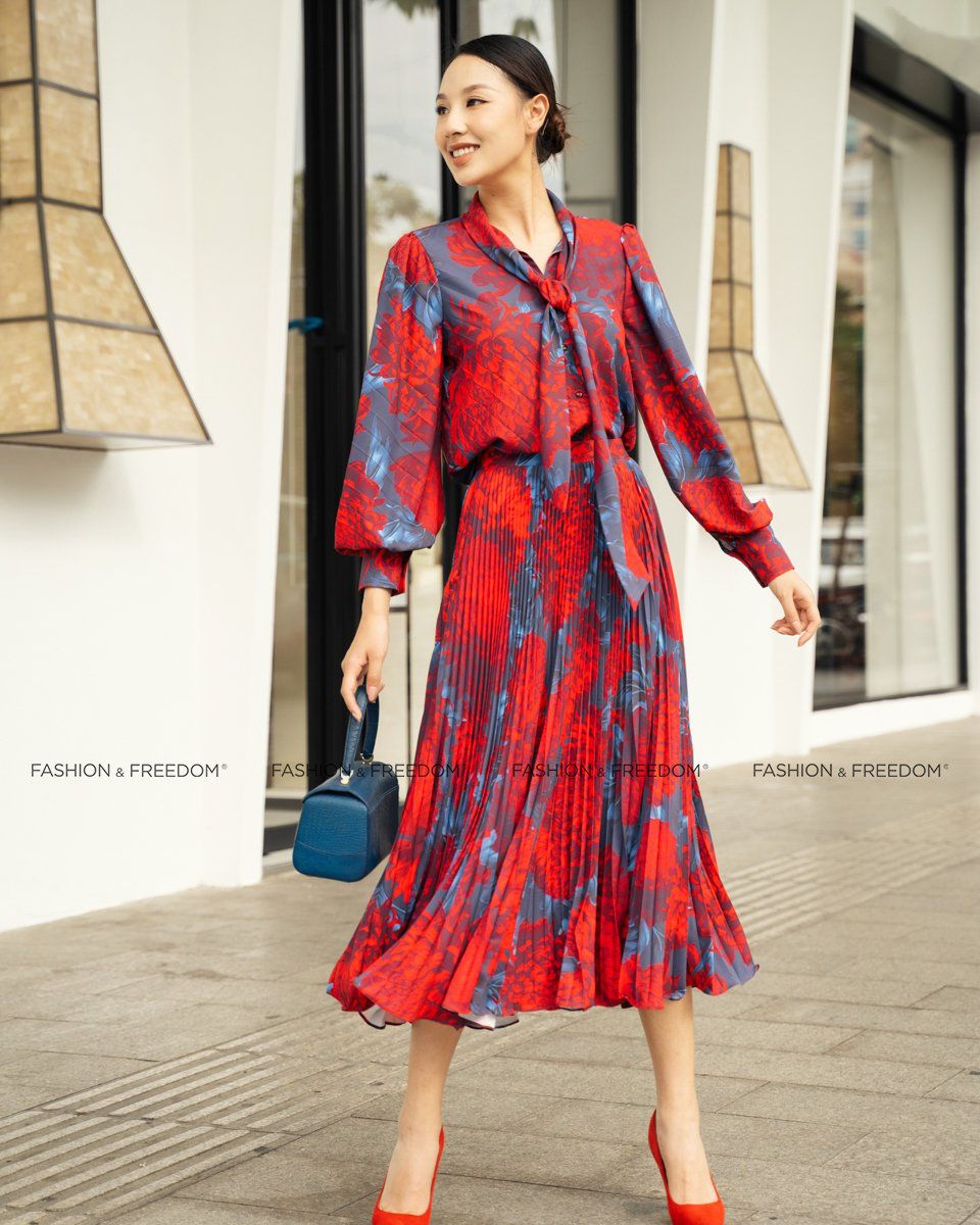 Chân Váy  Nữ Lụa Đỏ Sắc Màu Tự Do