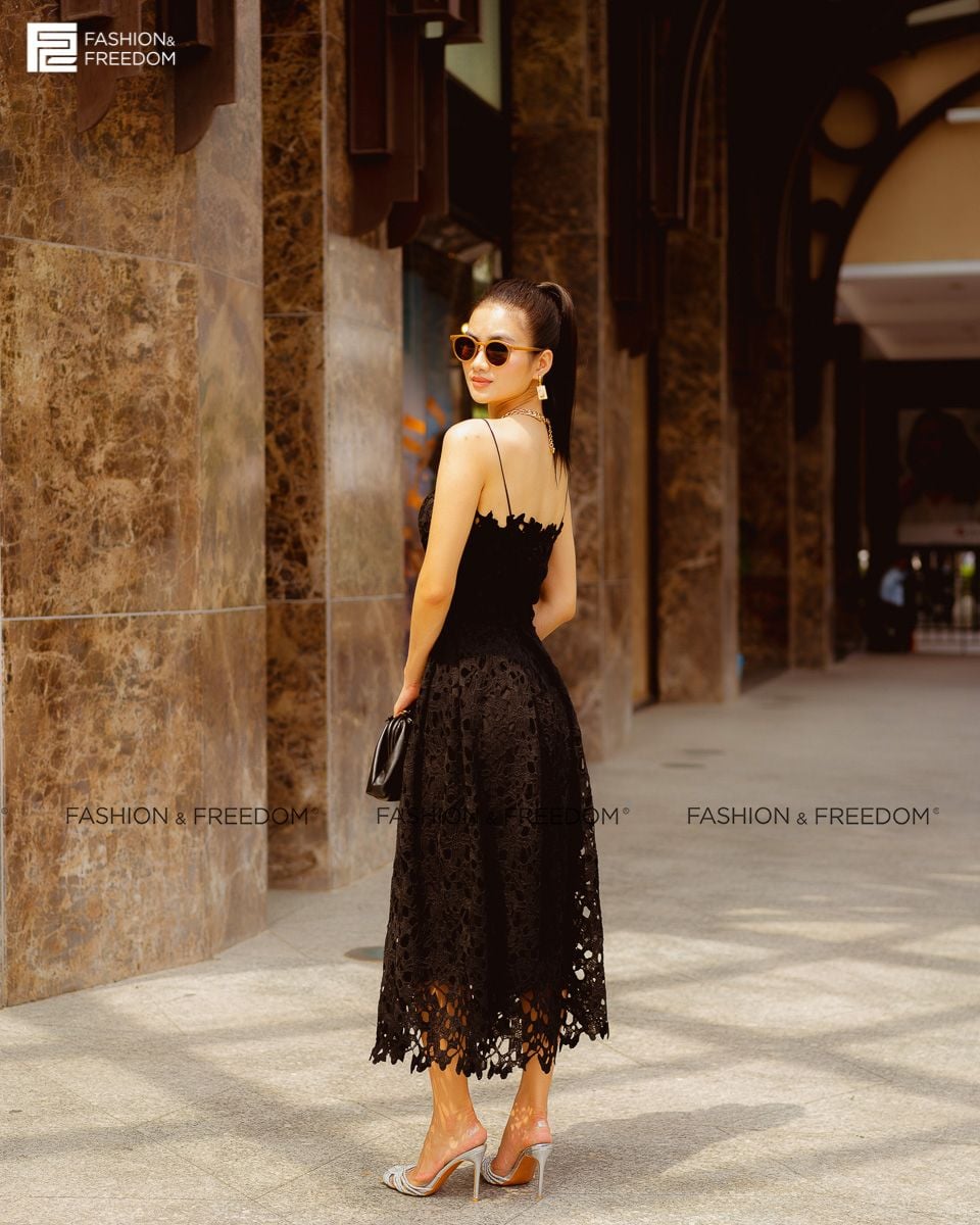 Đầm Ren Đen City Girls