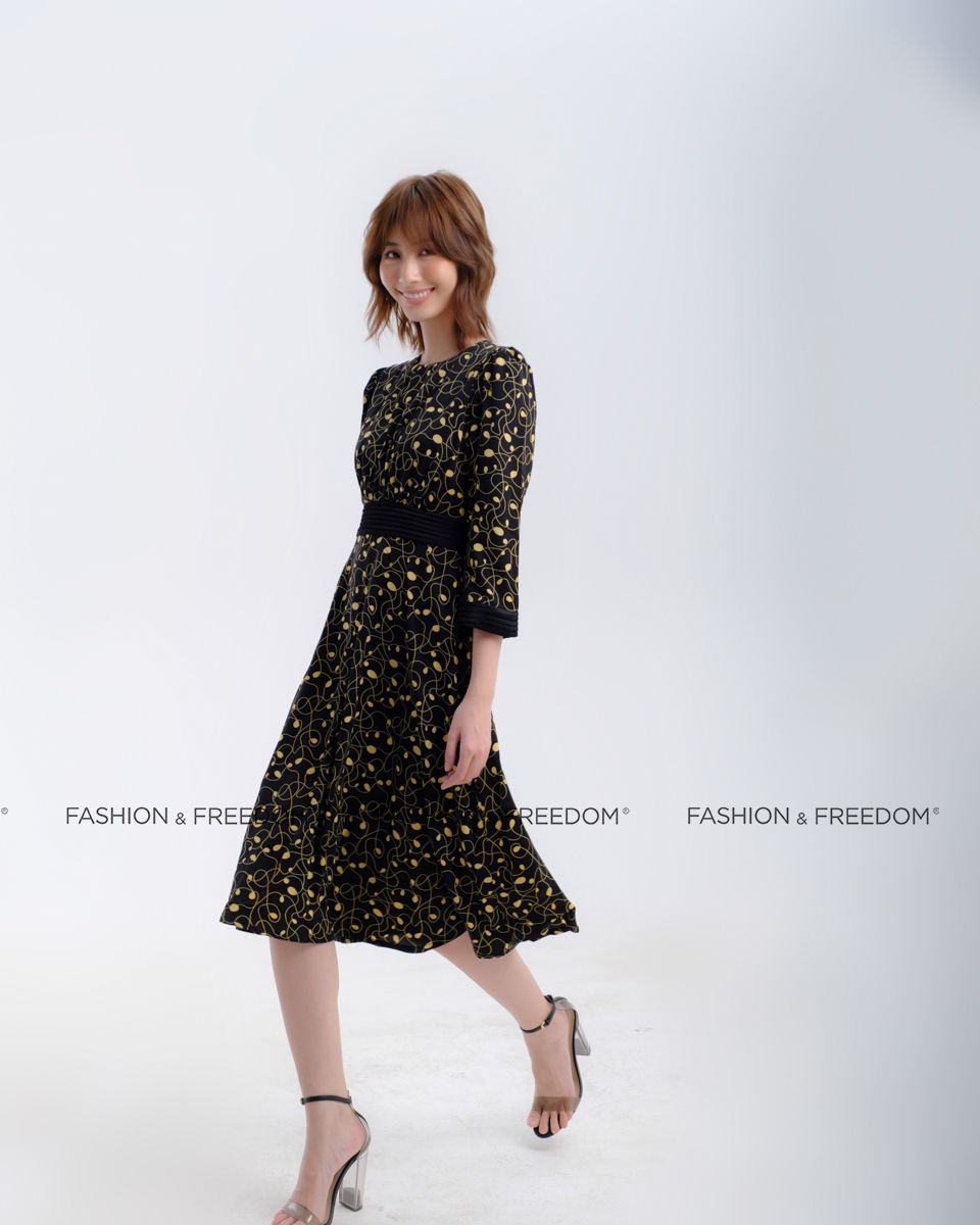Đầm Lụa Vàng Đen Họa Tiết