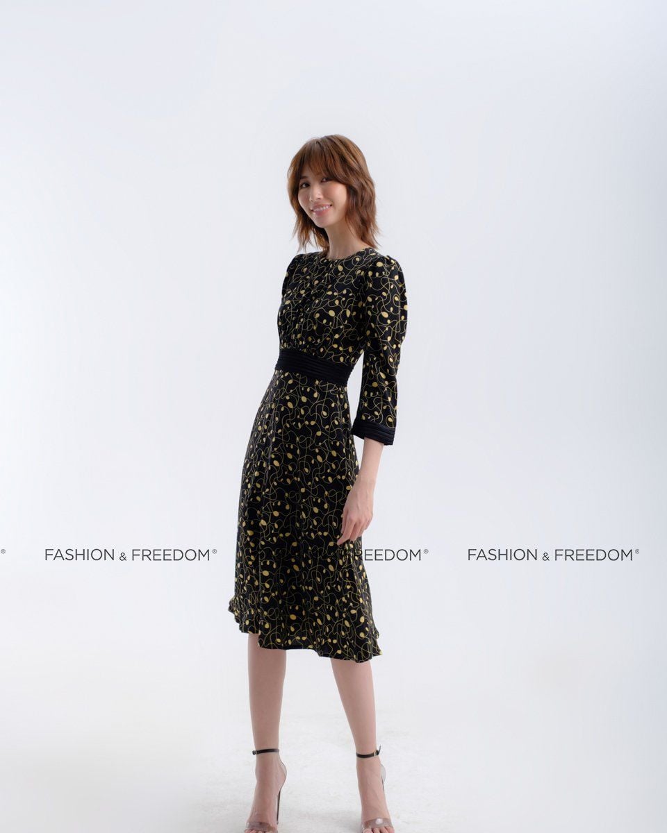 Đầm Lụa Vàng Đen Họa Tiết