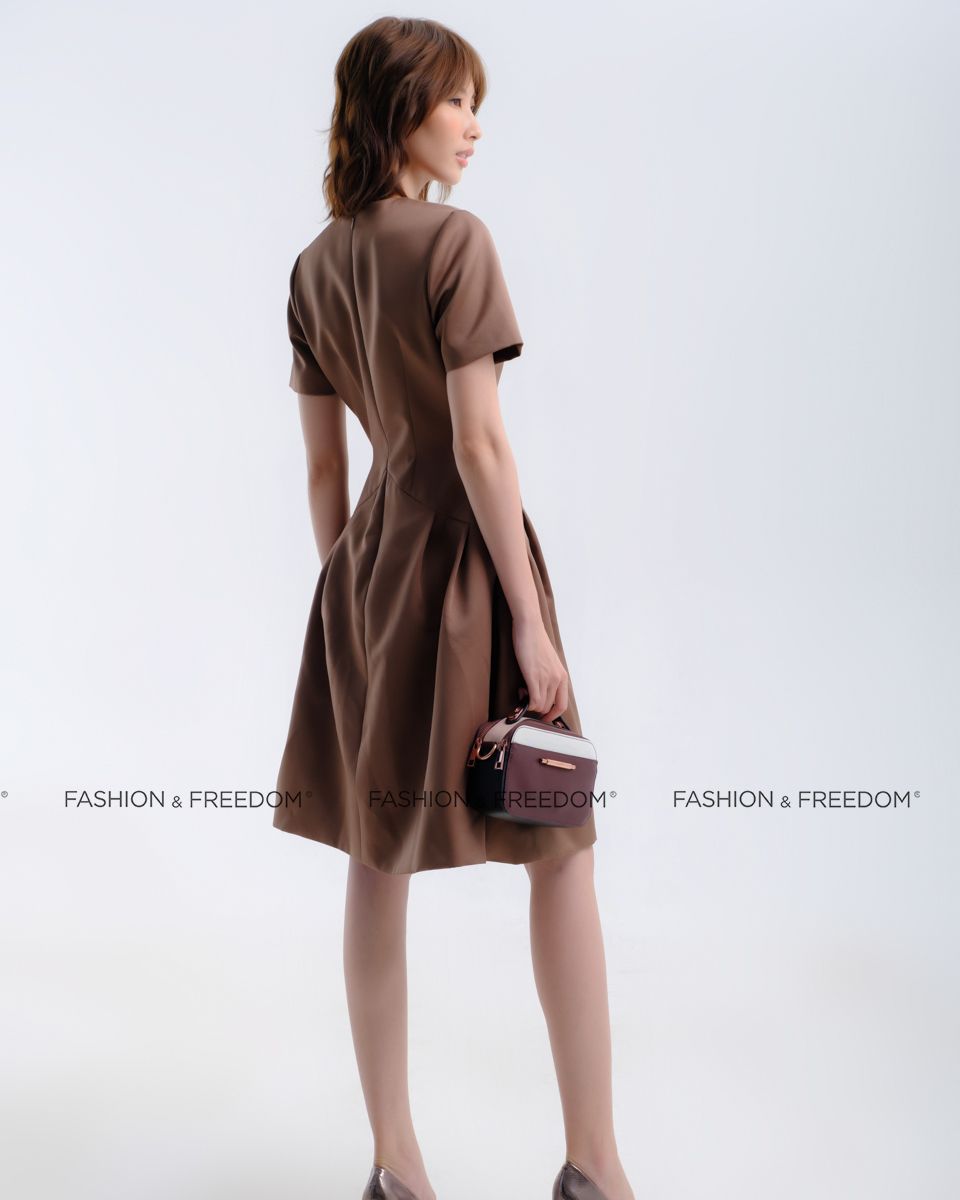 Đầm Gấm Nâu Hương Mùa Hè