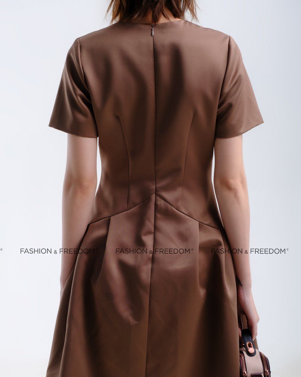 Đầm Gấm Nâu Hương Mùa Hè