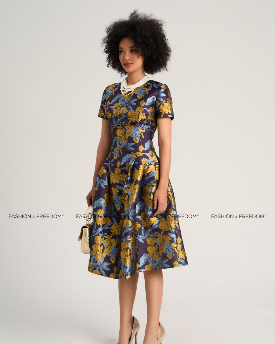 Đầm Gấm Nữ Xanh Vàng Sắc Màu Tự Do