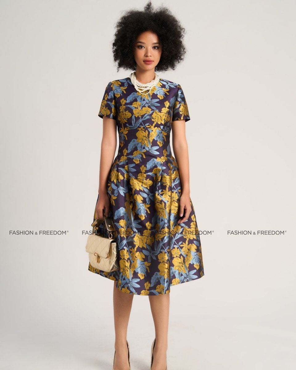 Đầm Gấm Nữ Xanh Vàng Sắc Màu Tự Do