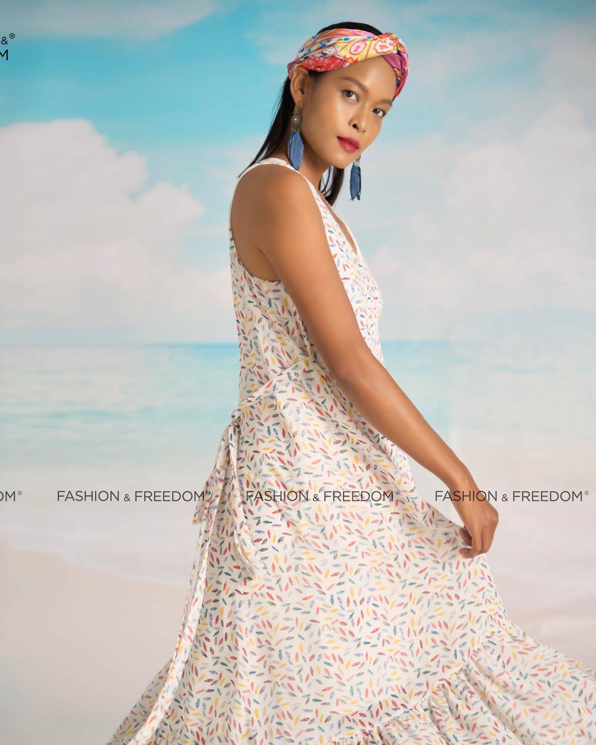 Đầm Voan Trắng Họa Tiết