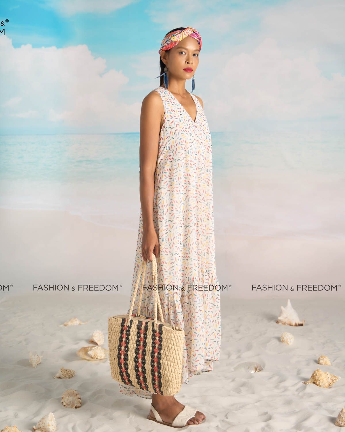 Đầm Voan Trắng Họa Tiết