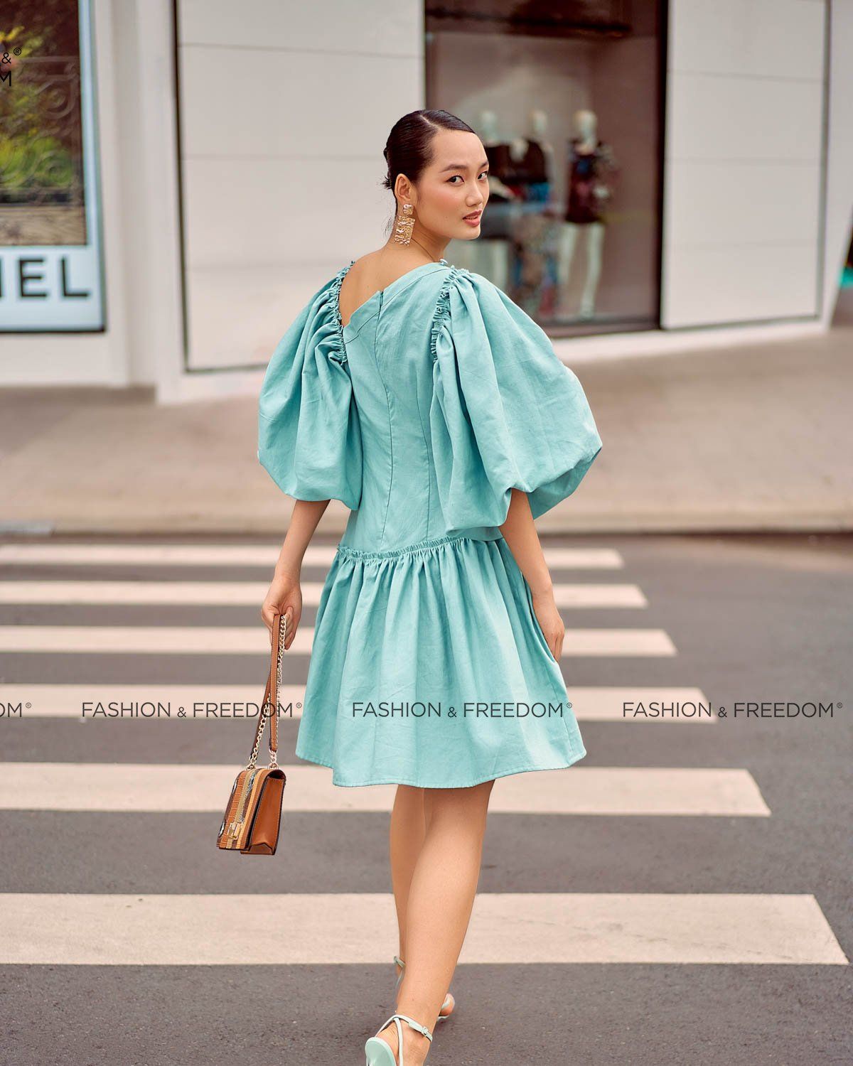 Đầm Linen Xanh Nút Xéo Cổ Summer Muse