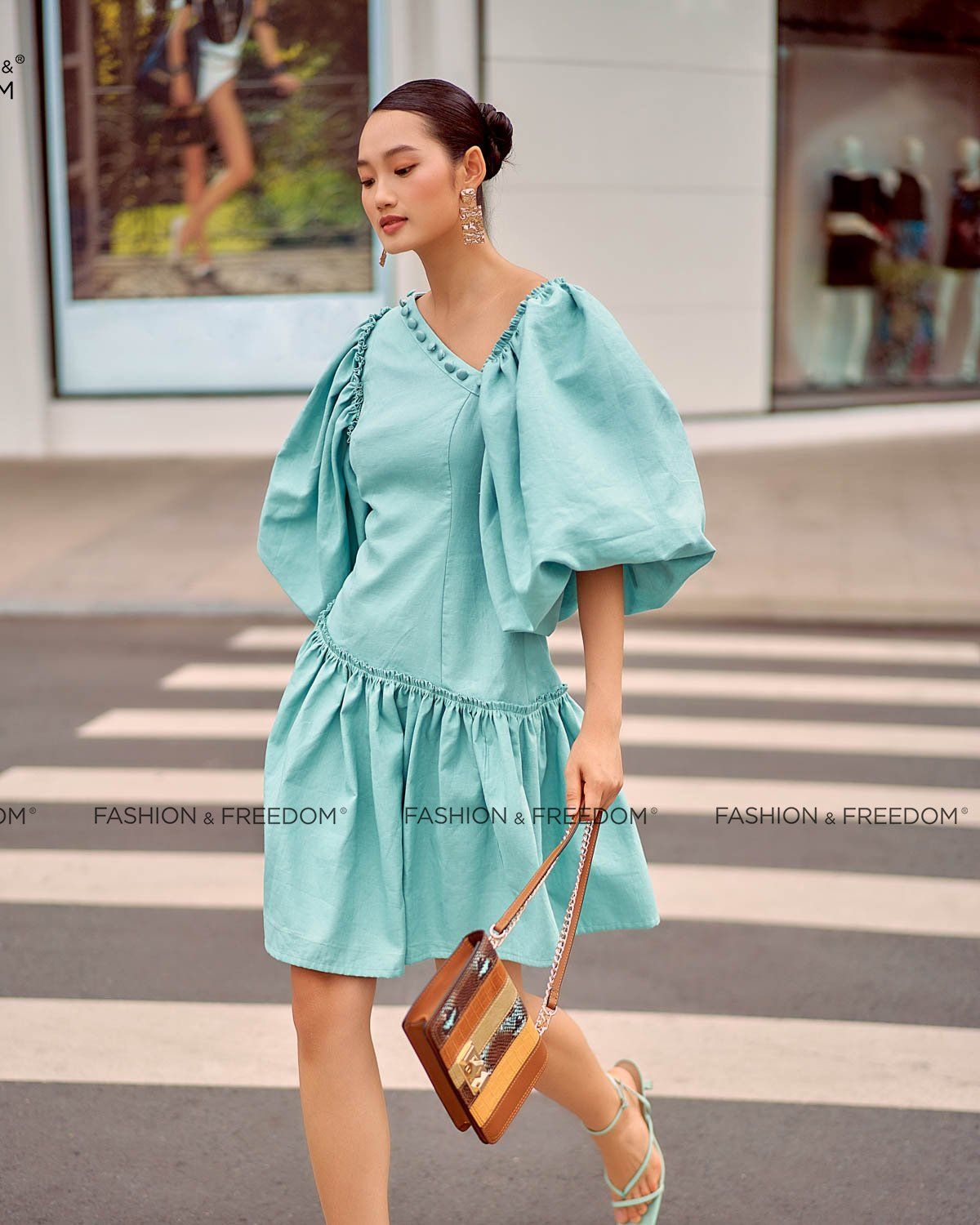 Đầm Linen Xanh Nút Xéo Cổ Summer Muse