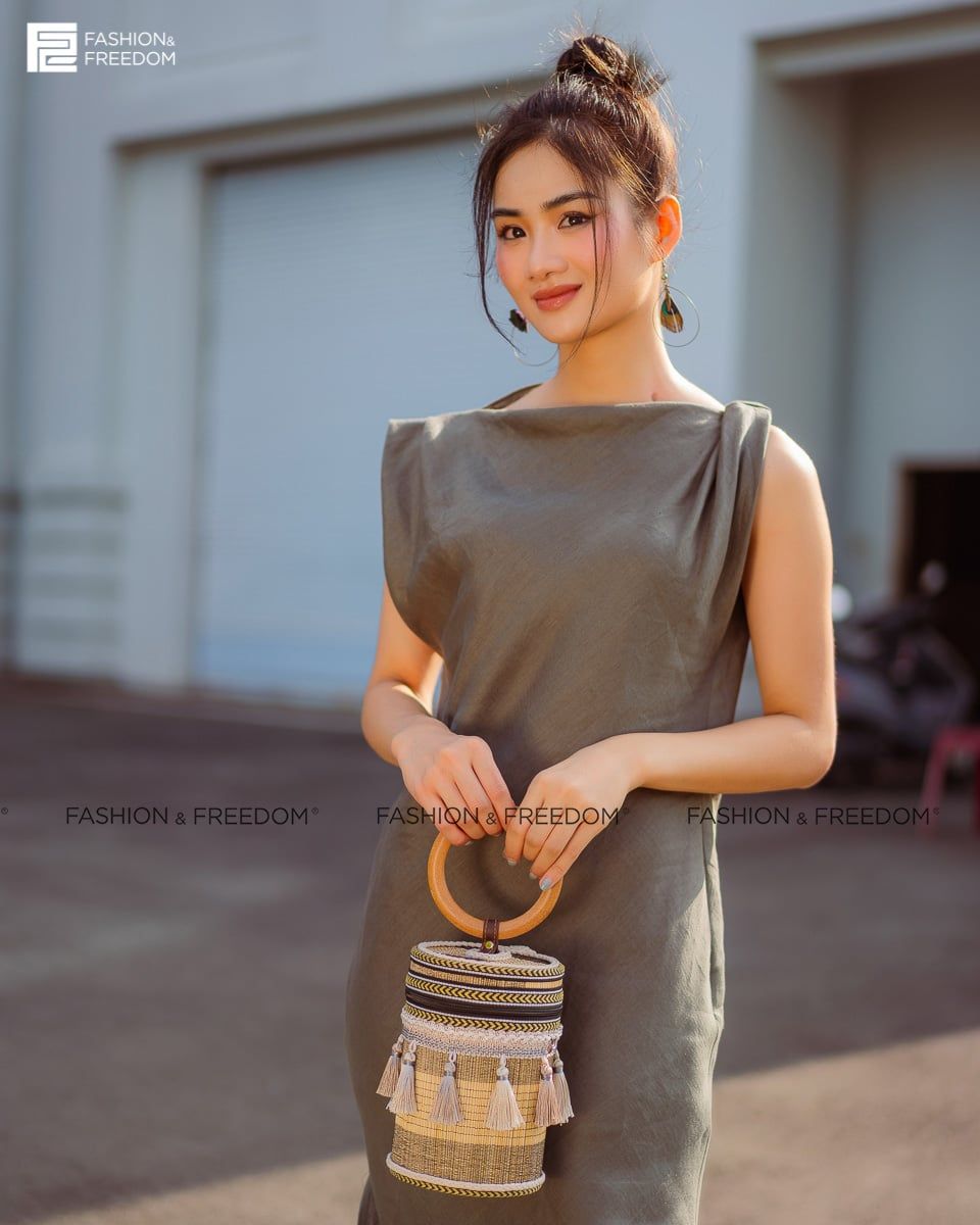 Đầm Linen Rêu Đậm Fall Muse