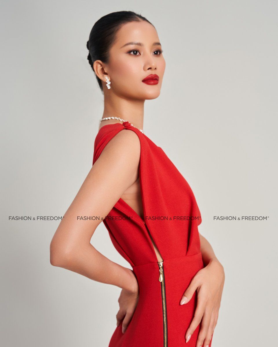 Đầm Lụa Đỏ Golden Girl