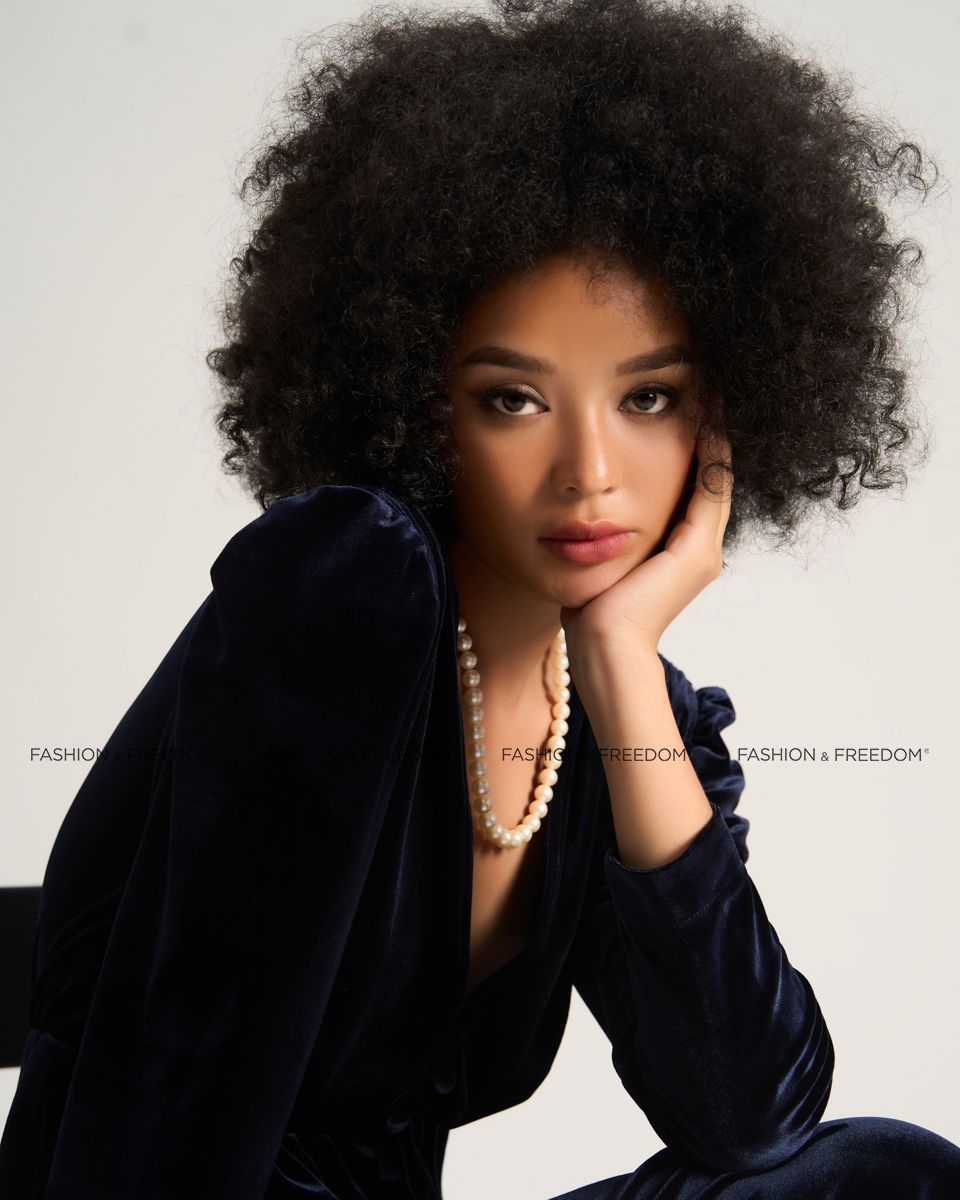 Đầm Nhung Nữ Xanh Đen Sắc Màu Tự Do