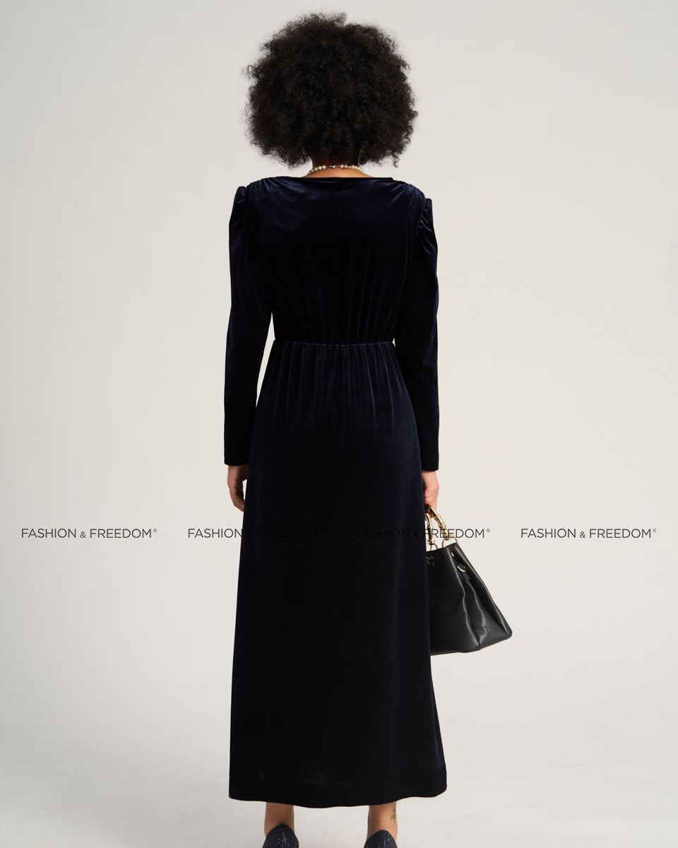 Đầm Nhung Nữ Xanh Đen Sắc Màu Tự Do