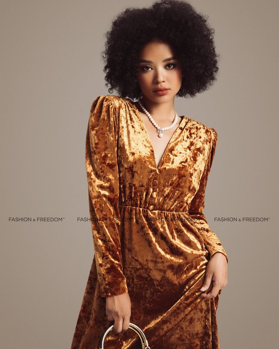 Đầm Nhung Nữ Vàng Đồng Sắc Màu Tự Do