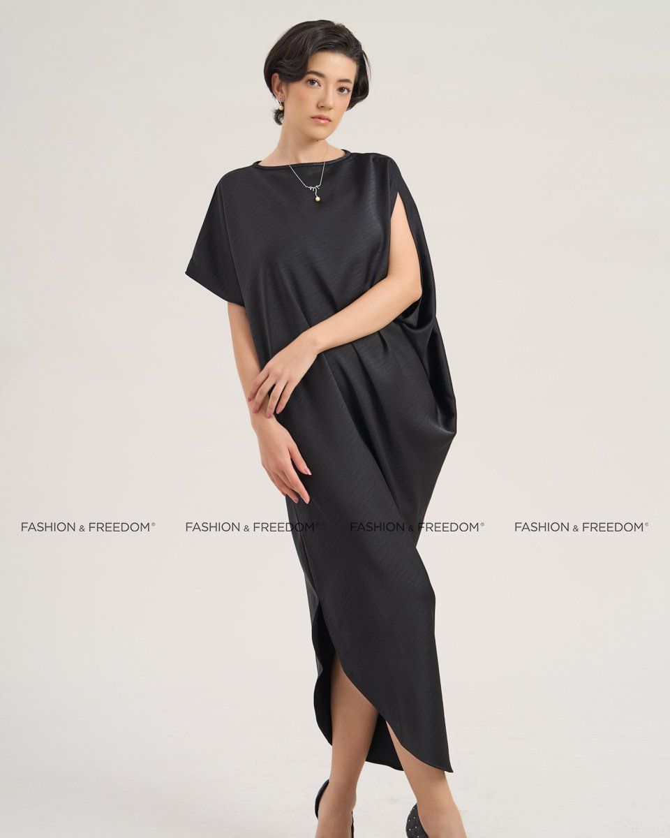 Đầm Lụa Trơn Đen The Girl In Vogue