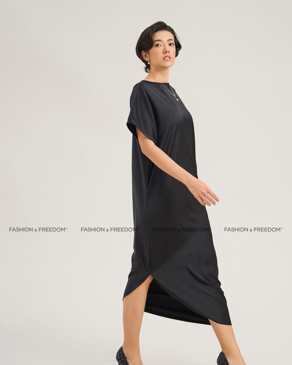 Đầm Lụa Trơn Đen The Girl In Vogue