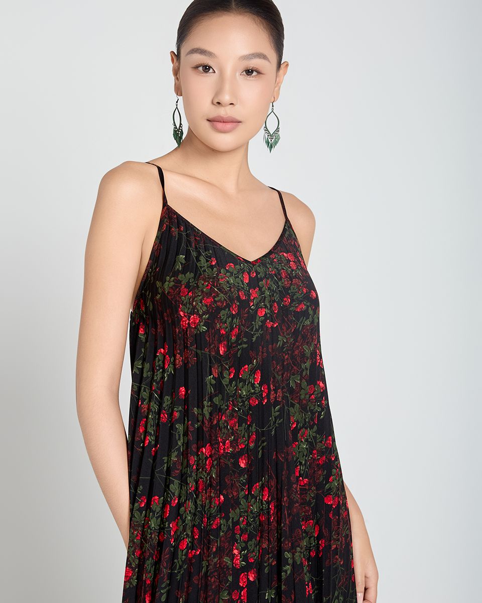 Đầm Lụa Nữ Hoa Đỏ A Touch Of Effortless Elegance