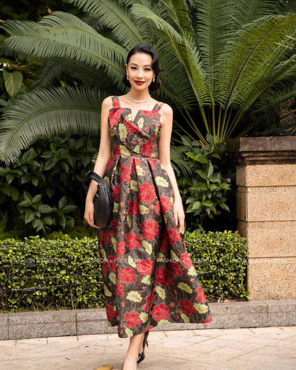 Đầm Gấm Hoa Đỏ Starry Nights