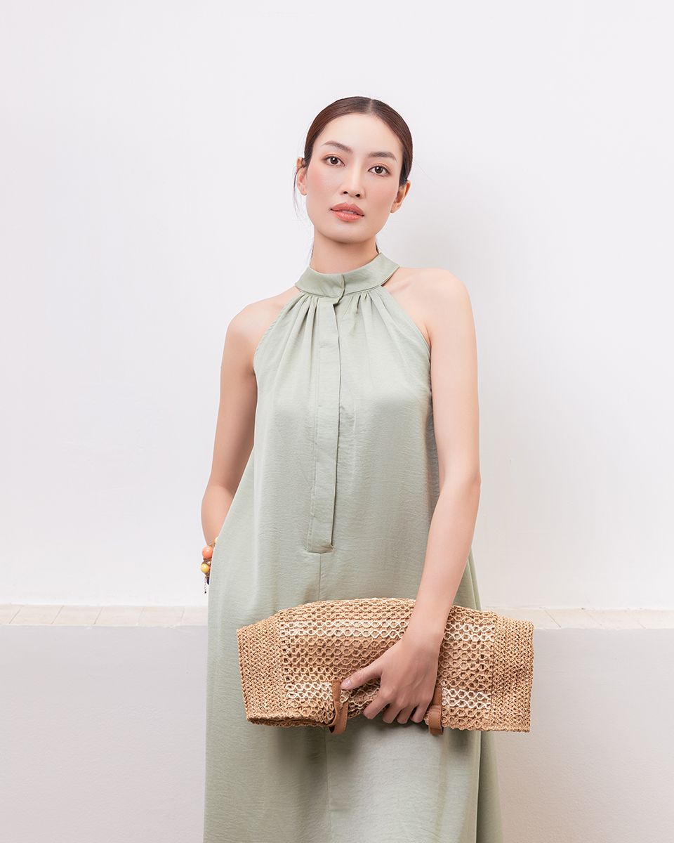 Đầm Lụa Ngọc Lợt Cổ Yếm