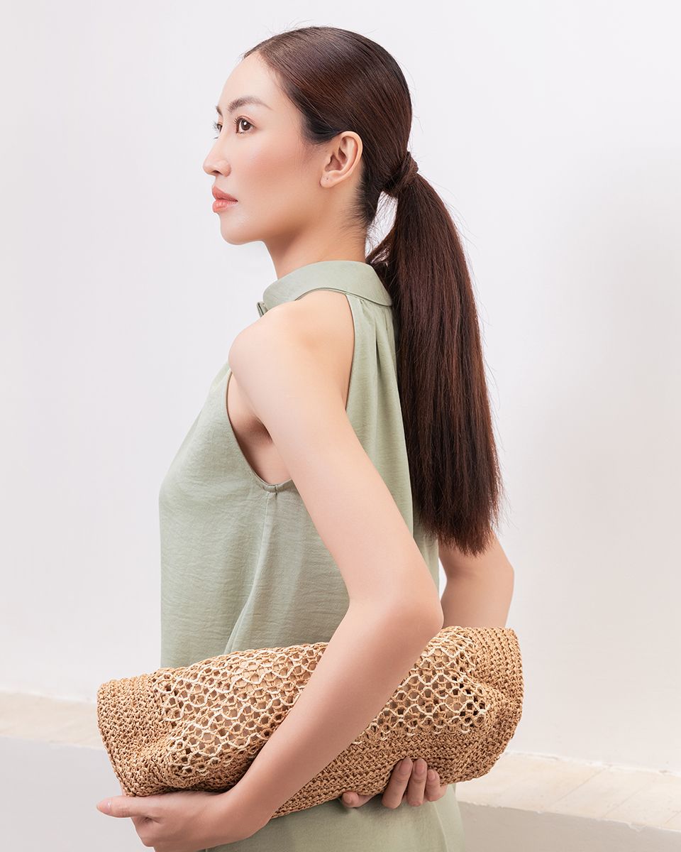 Đầm Lụa Ngọc Lợt Cổ Yếm