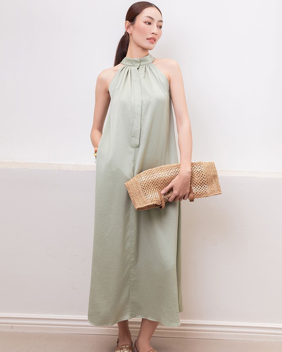 Đầm Lụa Ngọc Lợt Cổ Yếm