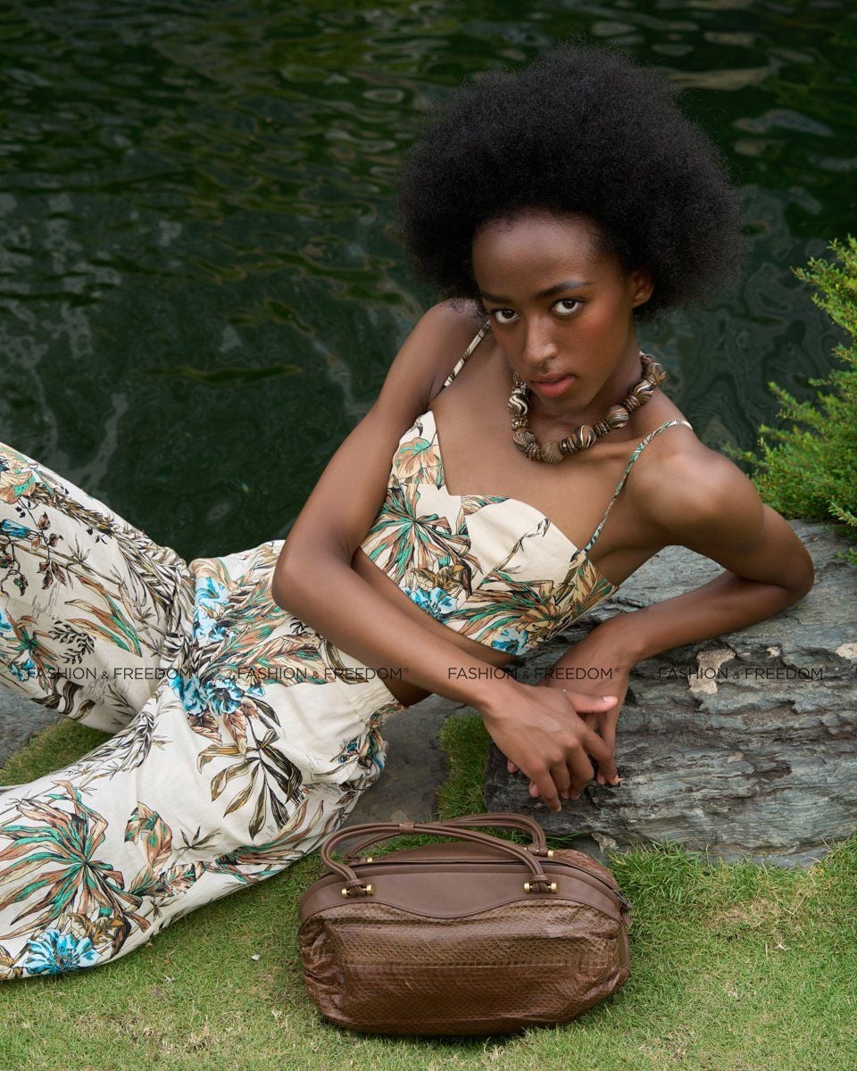 Áo Bra Linen Nữ Kem Hoa The Girl In Vogue