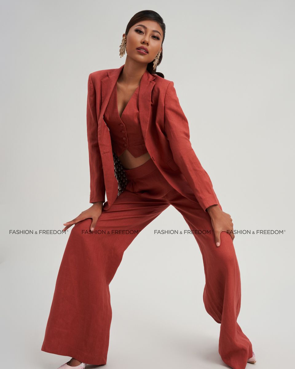 Áo Vest Linen Nữ Đỏ Mận Modern Women