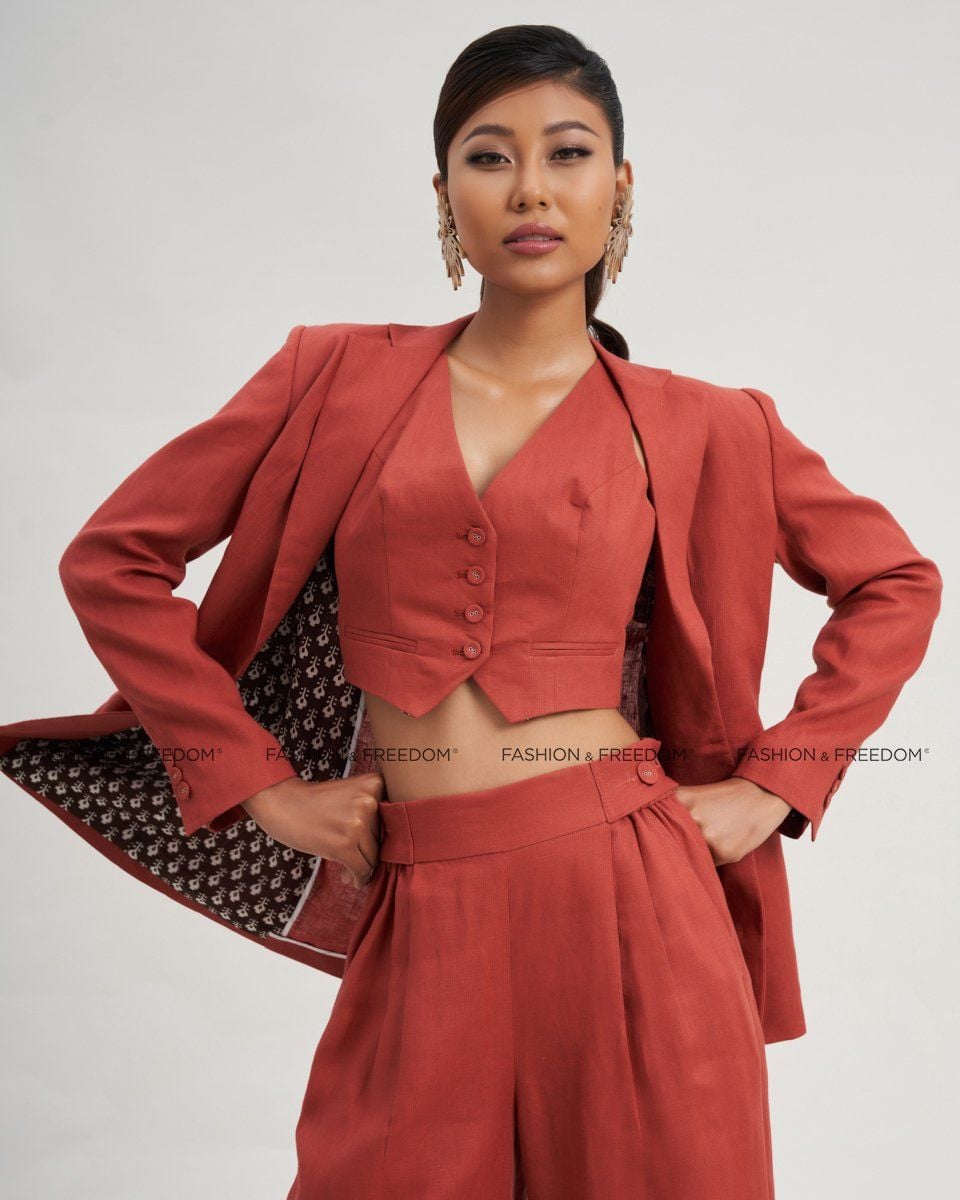 Áo Vest Linen Nữ Đỏ Mận Modern Women