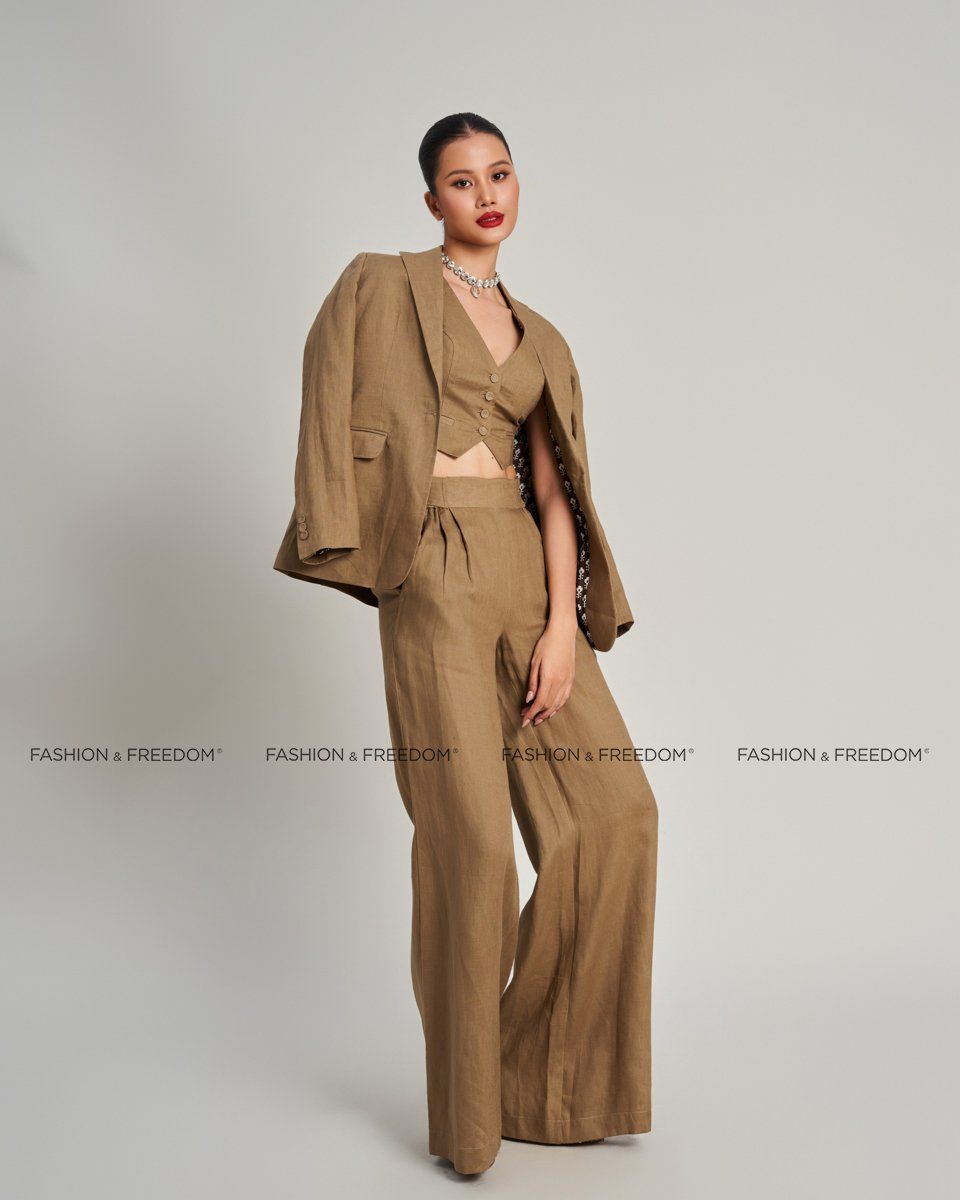 Áo Vest Linen Nâu Golden Girl