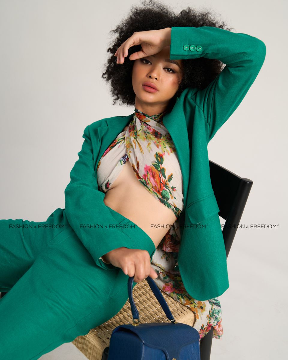 Áo Vest Linen Xanh Lá De Soleil