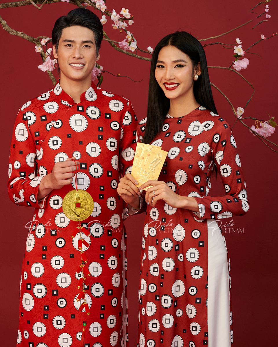 Áo Dài Lụa Đỏ Xuân Thịnh Vượng