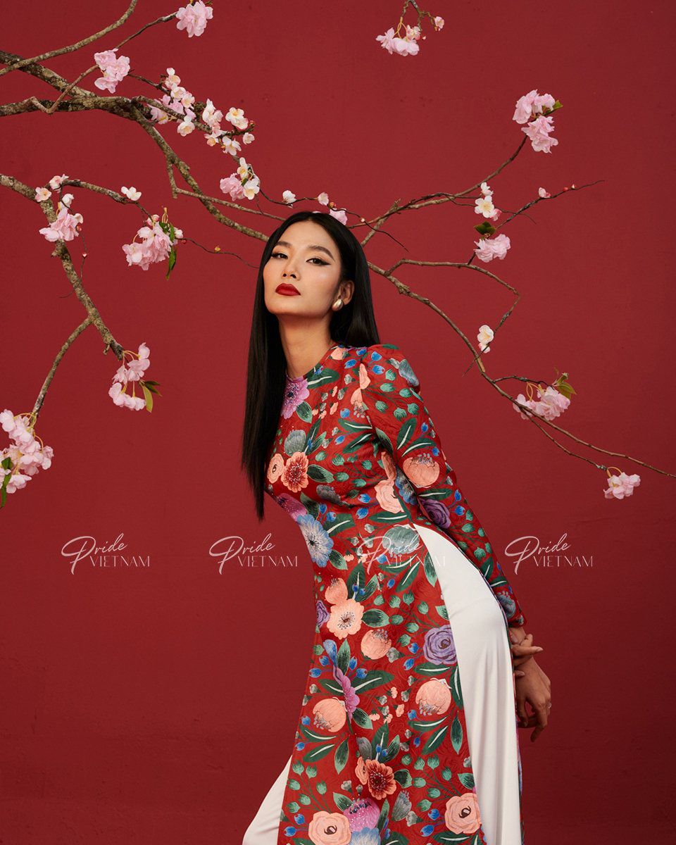 Áo Dài Gấm Đỏ Xuân Thịnh Vượng