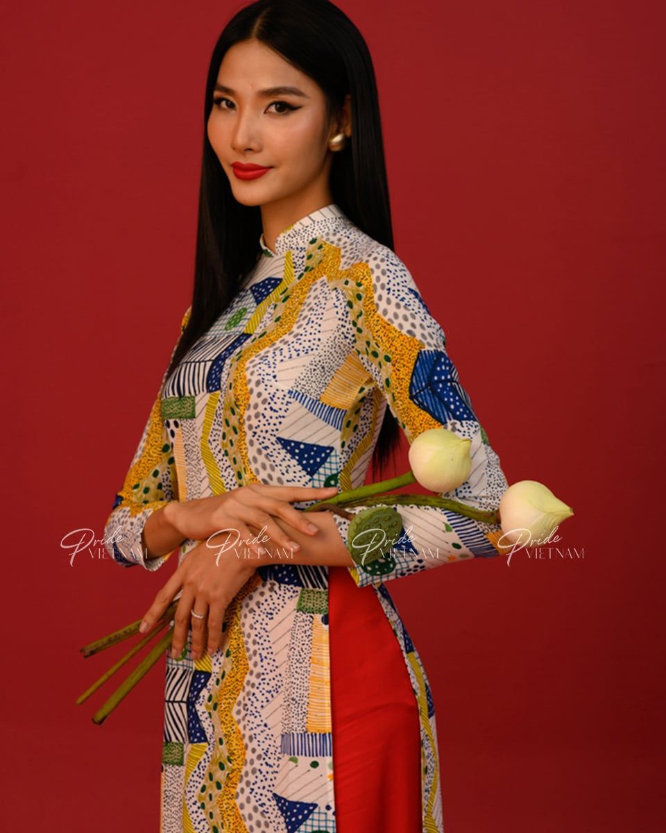 Áo Dài Lụa Vàng Xanh Xuân Thịnh Vượng