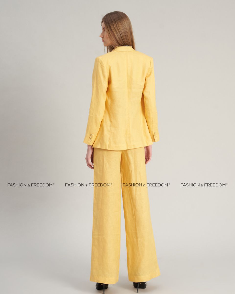 Áo Vest Linen Vàng Chocolate Fall In Love