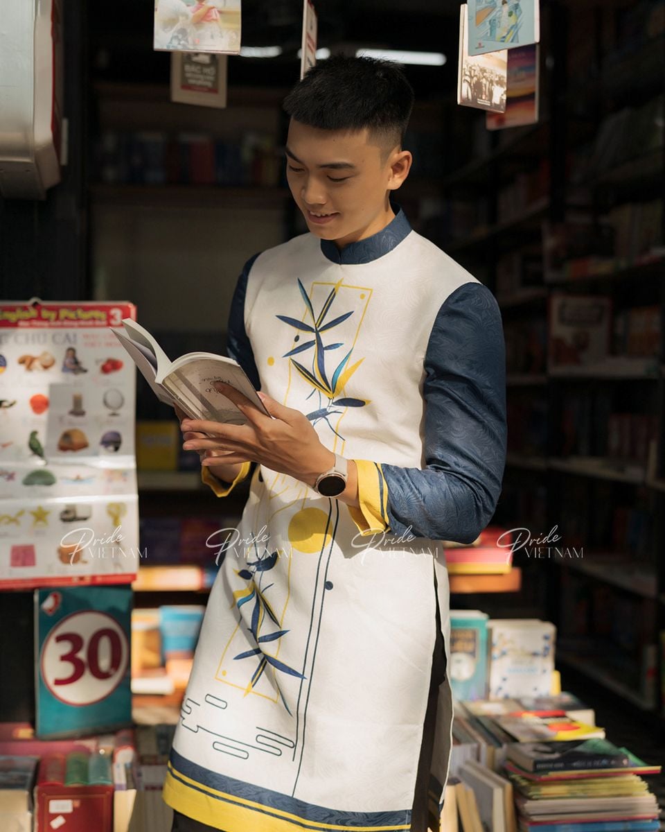 Áo Dài Gấm Trắng Tết Đoàn Viên