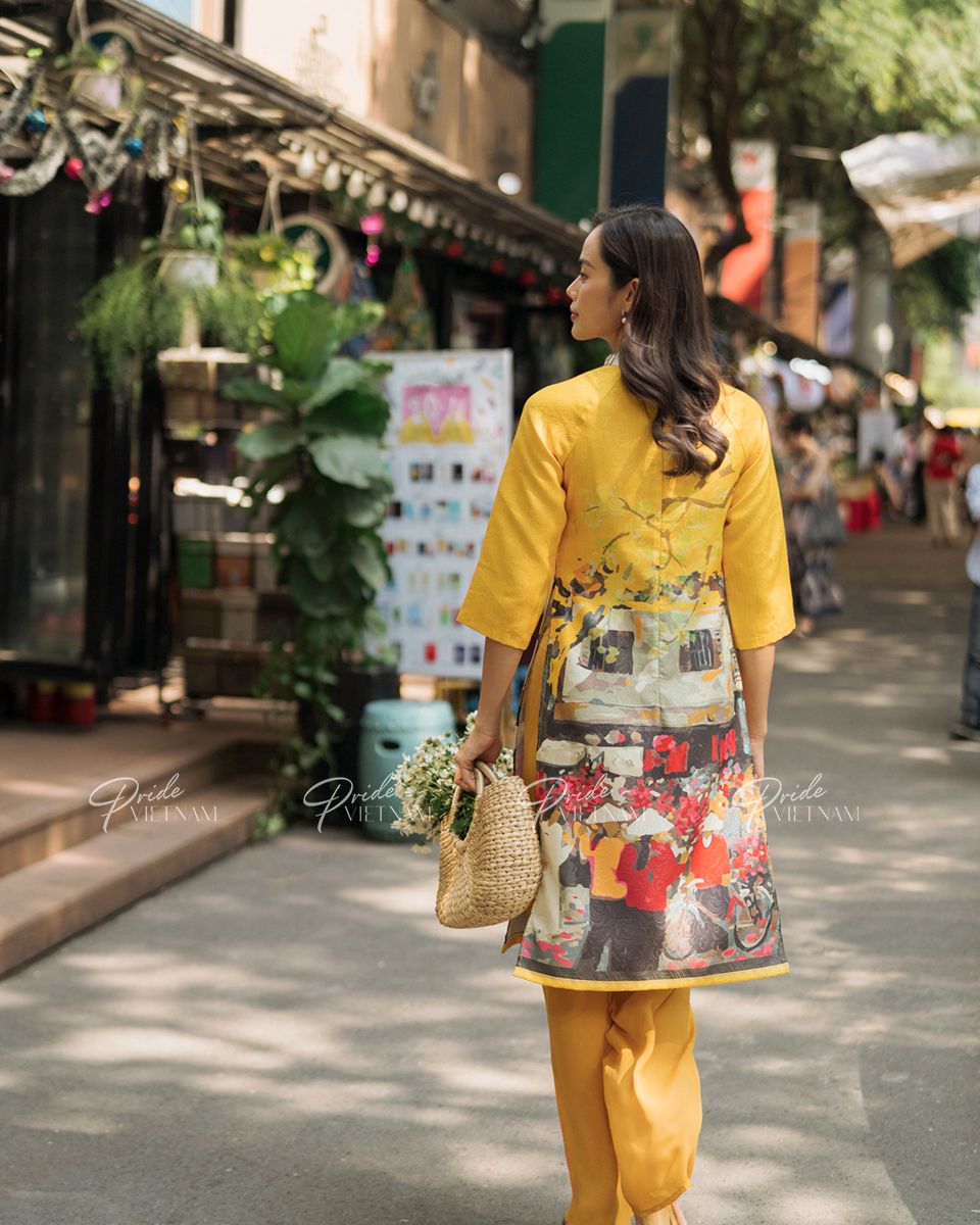 Áo Dài Gấm Vàng Bừng Sắc Xuân