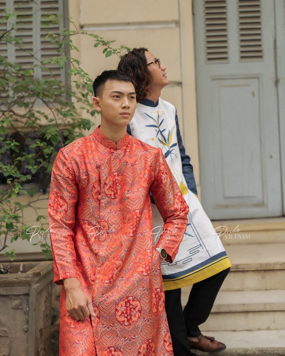Áo Dài Gấm Cam Bừng Sắc Xuân