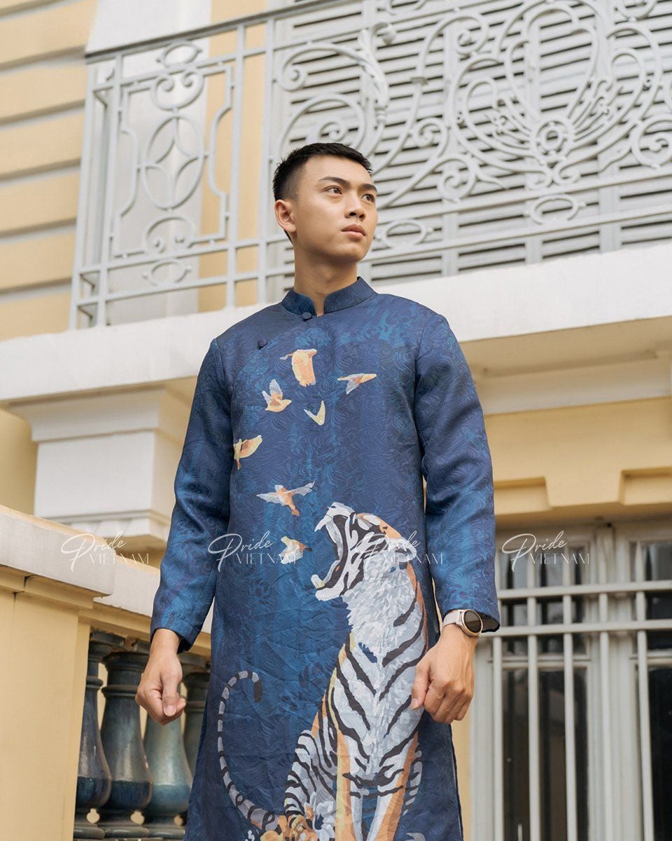 Áo Dài Gấm Xanh Bừng Sắc Xuân